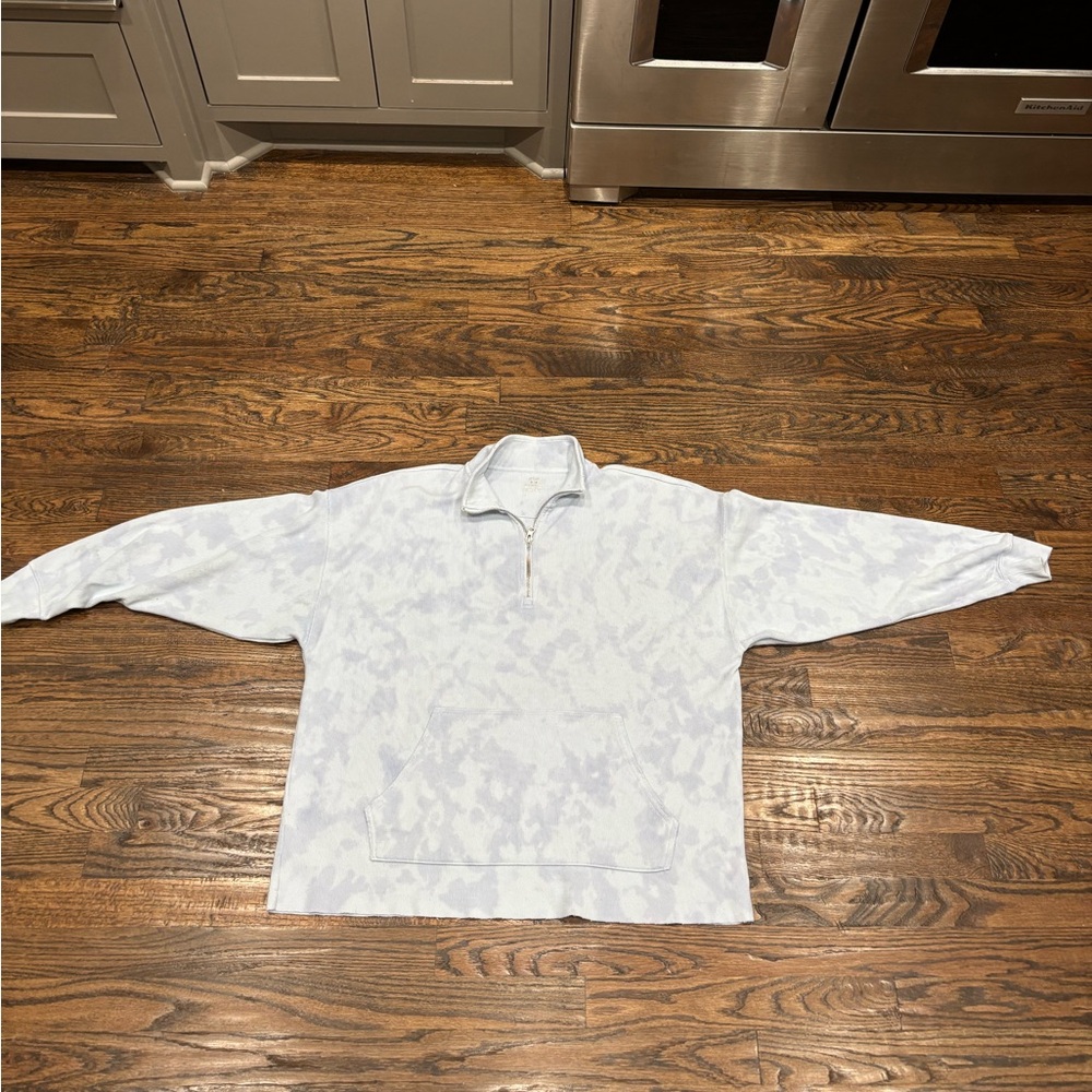 Woman’s medium Aerie half-zip crewneck.